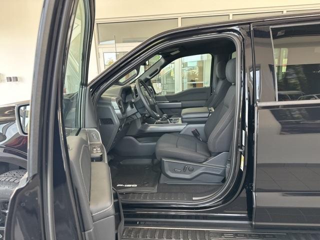 Photo of 2025 Agate Black Metallic Ford F-150