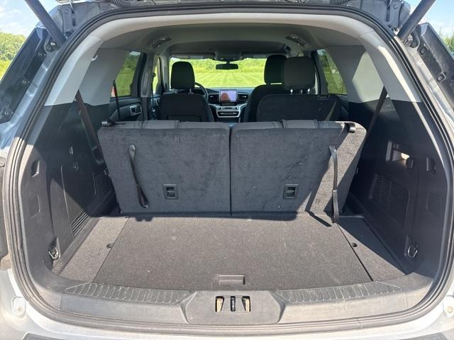 Photo of 2022 Iconic Silver Metallic Ford Explorer