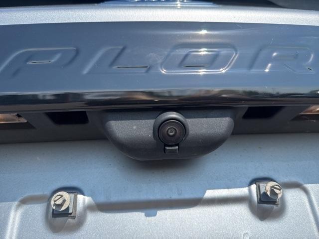 Photo of 2022 Iconic Silver Metallic Ford Explorer