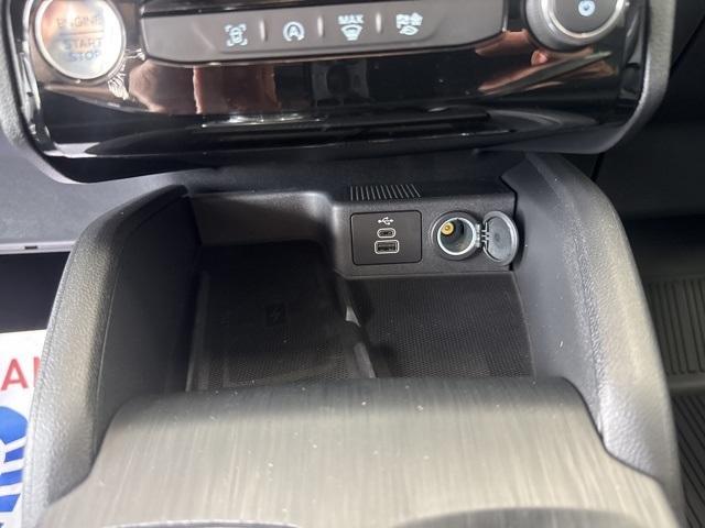 Photo of 2025 Oxford White Ford Escape