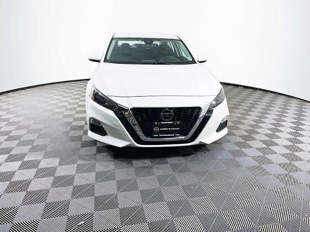 Photo of 2022 Glacier White Nissan Altima