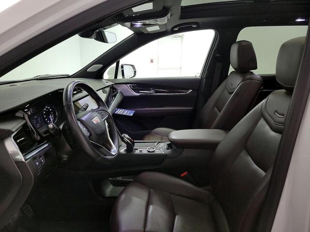 Photo of 2021 White Cadillac XT6
