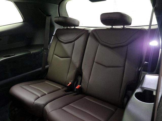 Photo of 2021 White Cadillac XT6