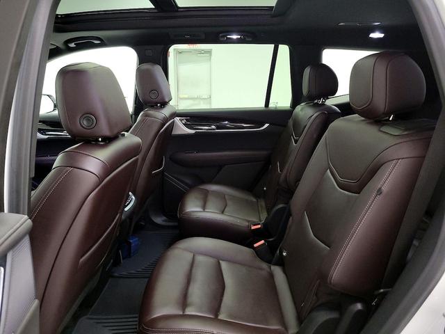 Photo of 2021 White Cadillac XT6
