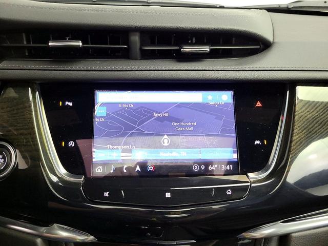 Photo of 2021 White Cadillac XT6