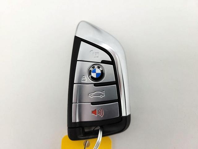 Photo of 2022 Black BMW 540