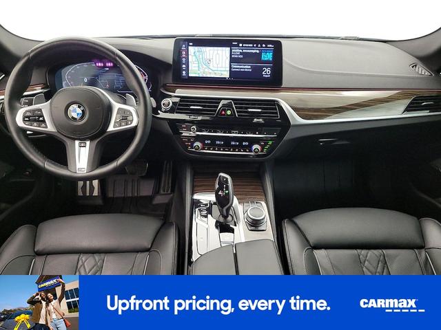 Photo of 2022 Black BMW 540