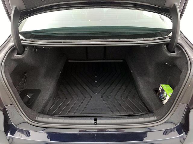 Photo of 2022 Black BMW 540