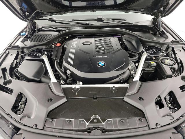 Photo of 2022 Black BMW 540