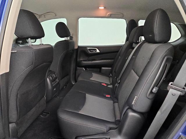 Photo of 2019 Blue Nissan Pathfinder