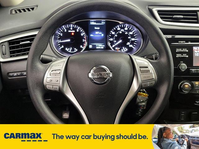 Photo of 2016 Black Nissan Rogue