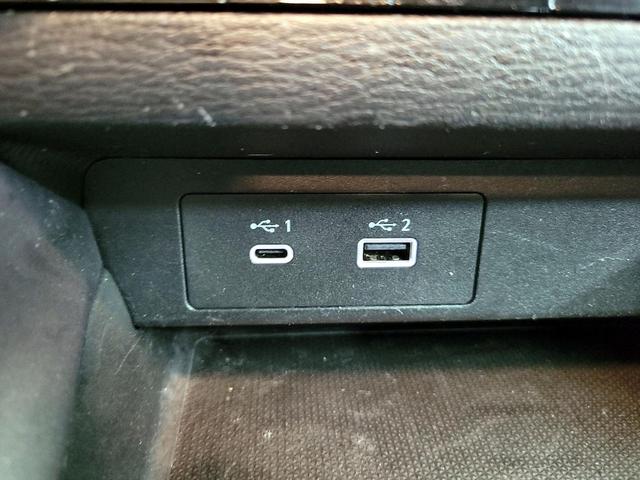 Photo of 2023 Silver Mitsubishi Outlander