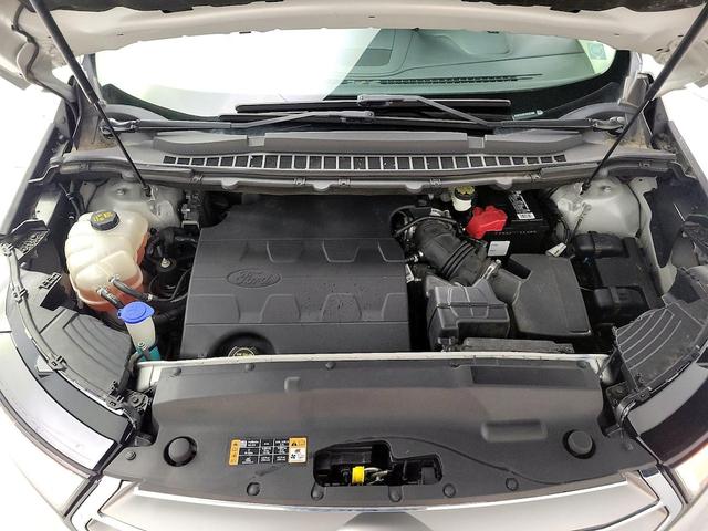 Photo of 2017 Silver Ford Edge