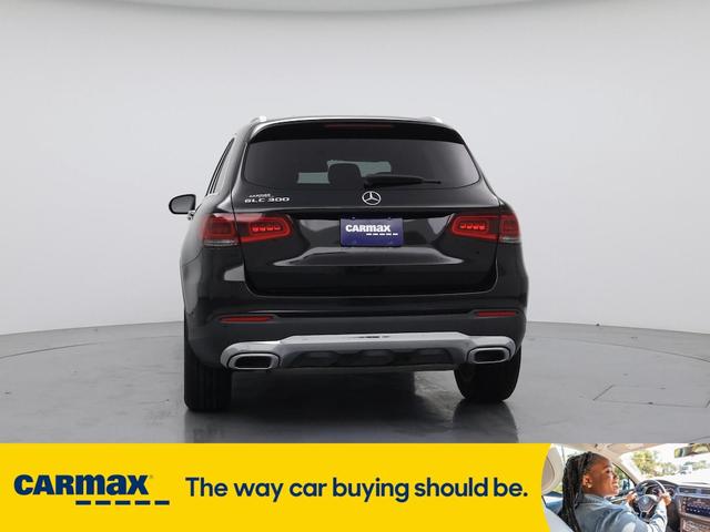 Photo of 2022 Black Mercedes-Benz GLC 300