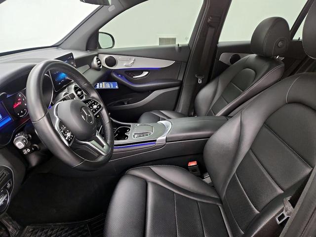 Photo of 2022 Black Mercedes-Benz GLC 300