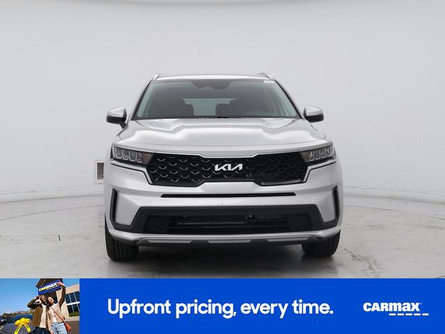 Photo of 2022 Silver Kia Sorento Hybrid