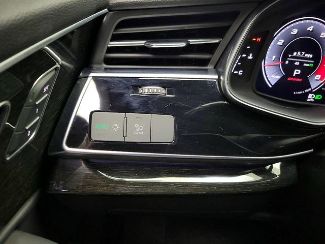 Photo of 2021 Black Audi Q7