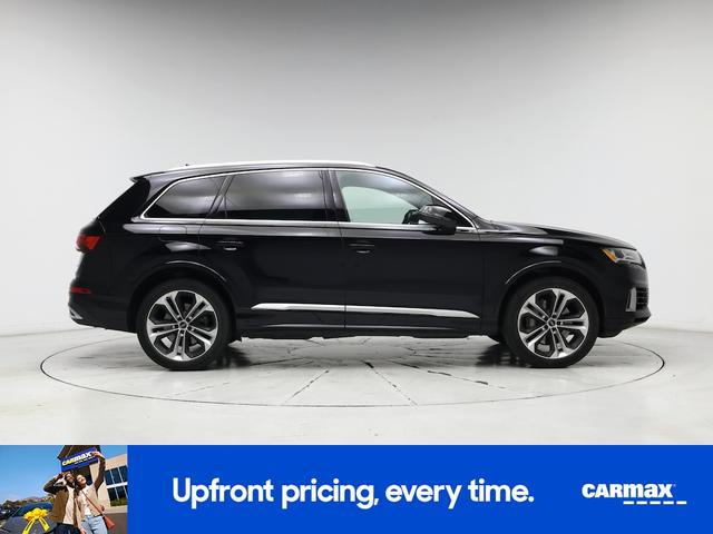 Photo of 2021 Black Audi Q7