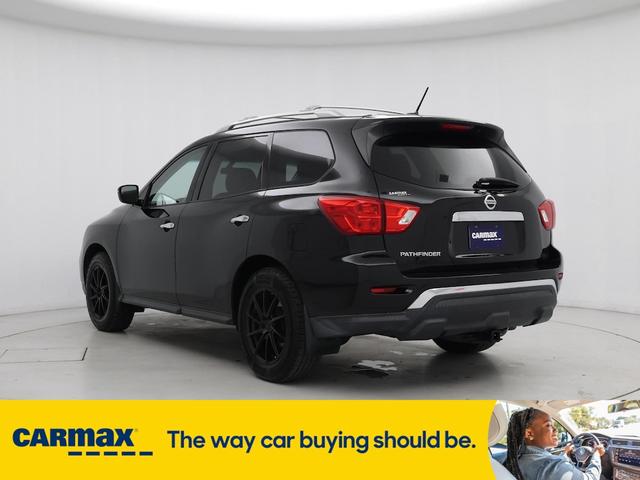Photo of 2018 Black Nissan Pathfinder