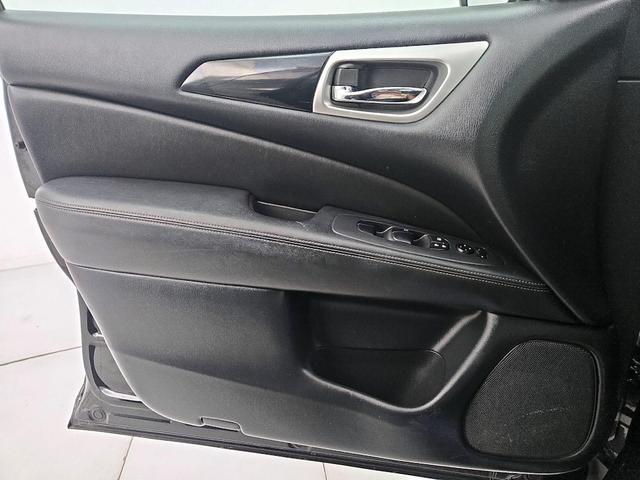 Photo of 2018 Black Nissan Pathfinder