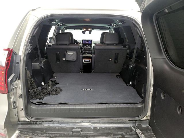 Photo of 2022 Silver Lexus GX 460