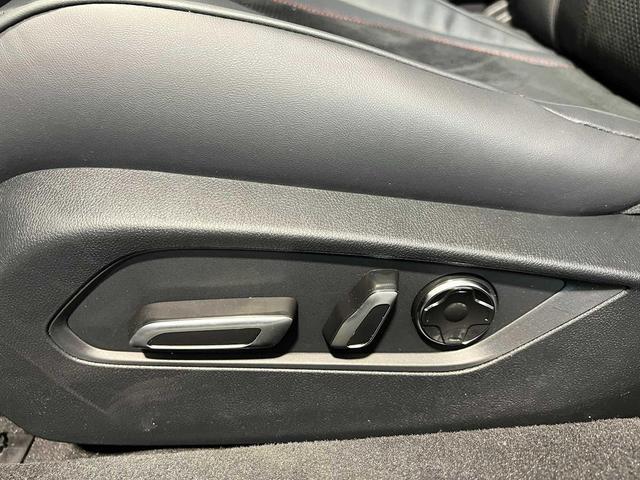 Photo of 2025 Platinum White Pearl Acura TLX