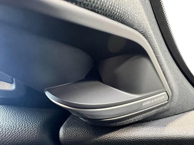 Photo of 2026 Liquid Carbon Metallic Acura MDX