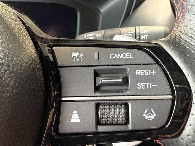 Photo of 2025 Platinum White Pearl Acura ADX