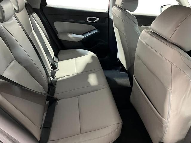 Photo of 2025 Platinum White Pearl Acura Integra