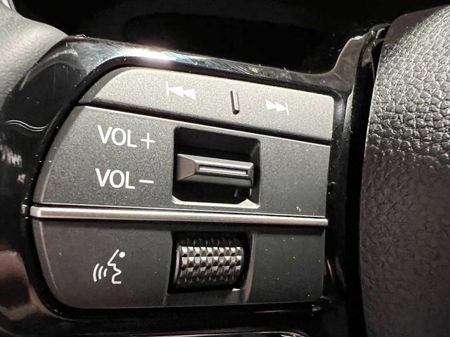 Photo of 2025 Platinum White Pearl Acura Integra