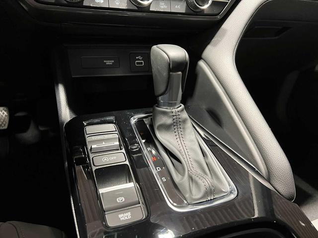 Photo of 2025 Platinum White Pearl Acura Integra