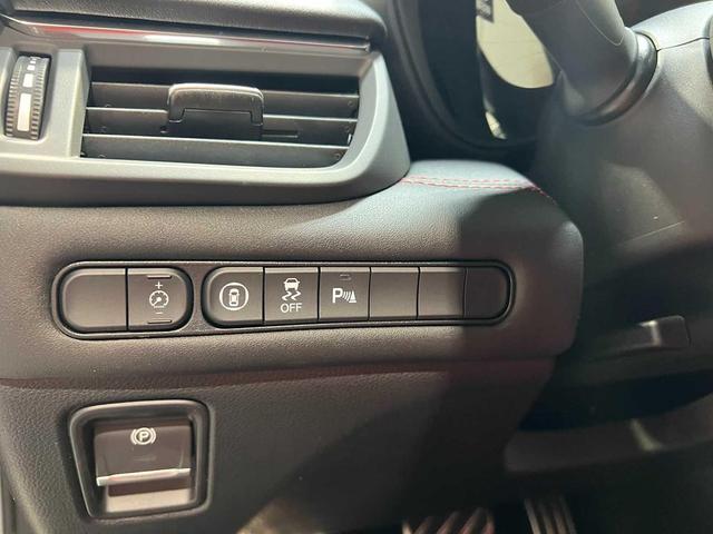 Photo of 2025 Platinum White Pearl Acura TLX