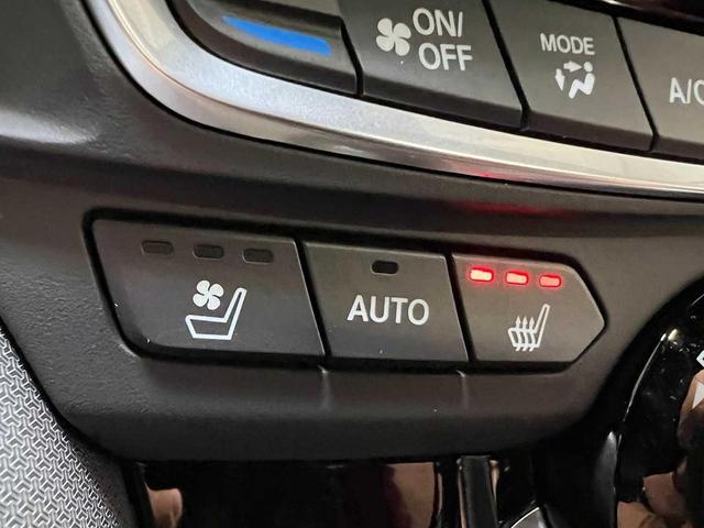 Photo of 2025 Platinum White Pearl Acura TLX