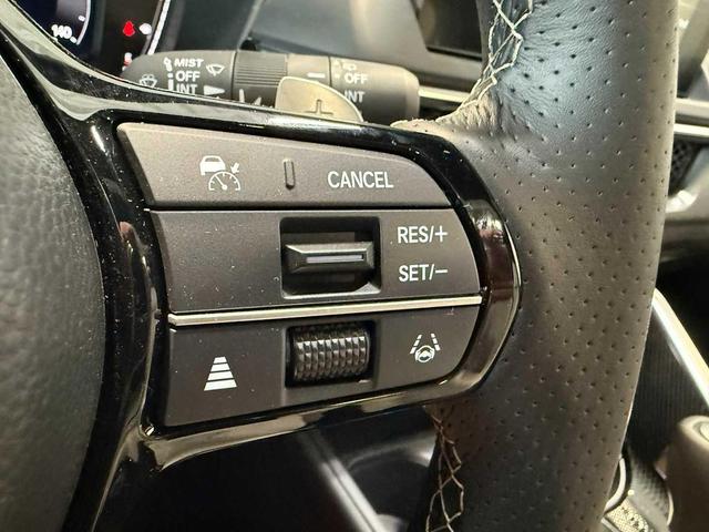 Photo of 2025 Platinum White Pearl Acura ADX