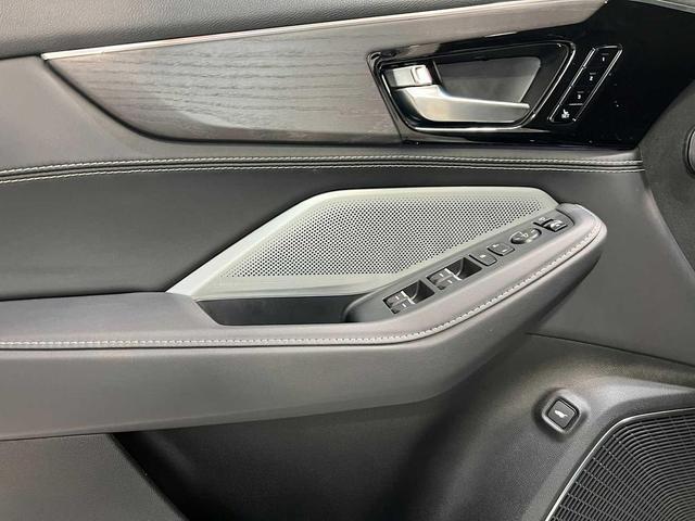 Photo of 2026 Majestic Black Pearl Acura MDX