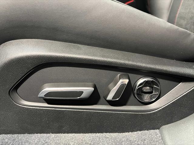 Photo of 2025 Platinum White Pearl Acura TLX