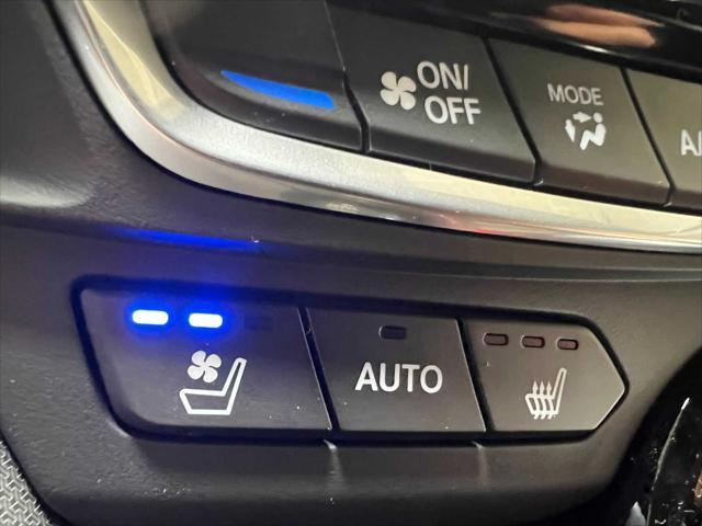 Photo of 2025 Platinum White Pearl Acura TLX