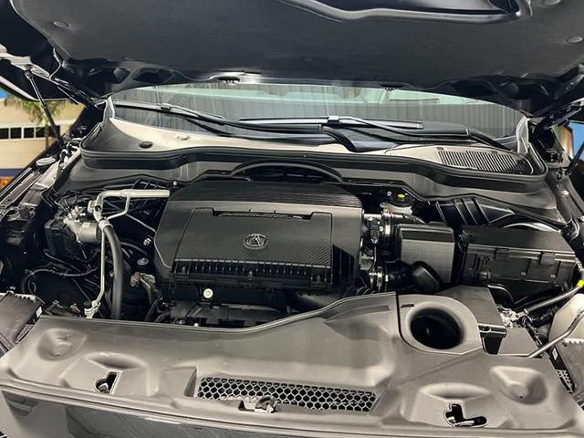 Photo of 2025 Majestic Black Pearl Acura MDX