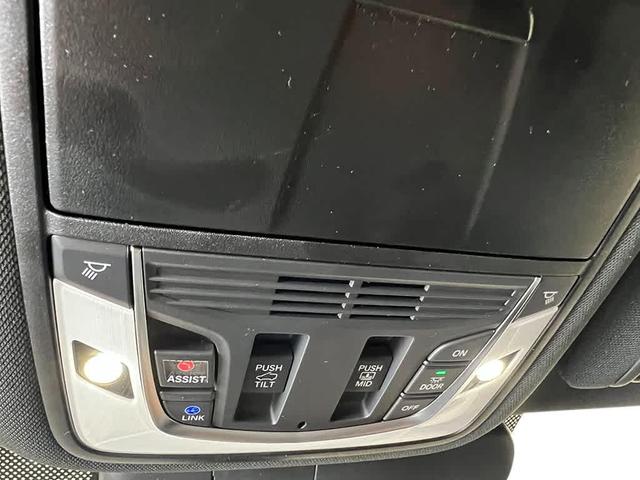 Photo of 2025 Majestic Black Pearl Acura RDX