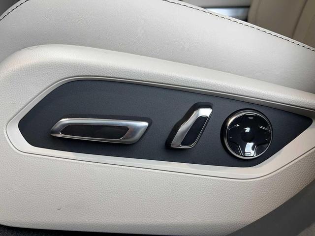 Photo of 2025 Majestic Black Pearl Acura RDX