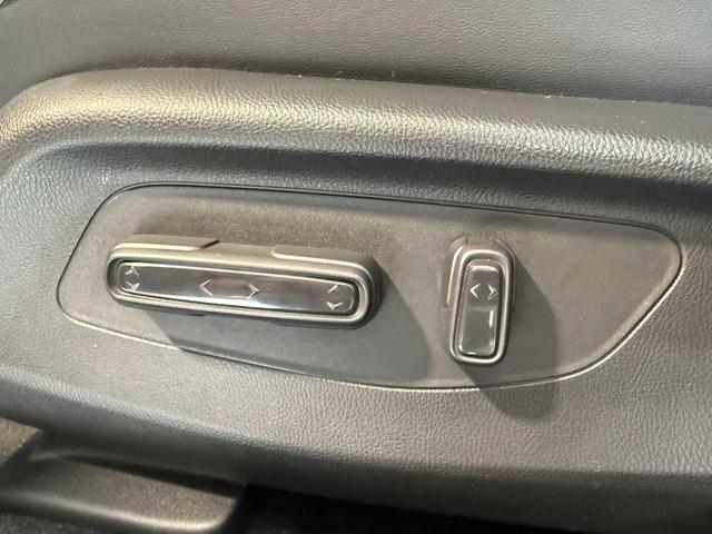 Photo of 2025 Solar Silver Metallic Acura ADX