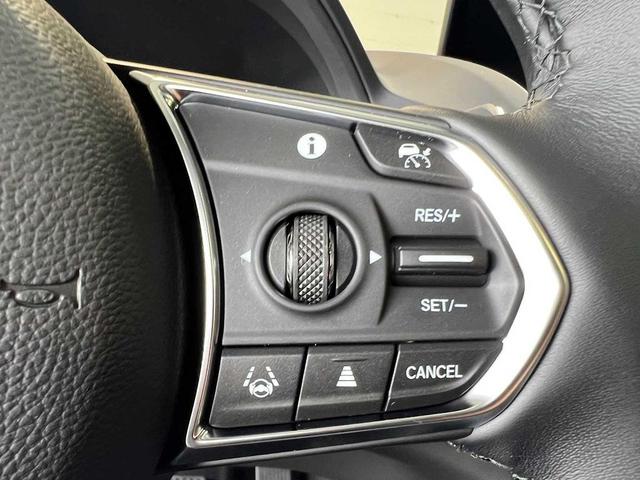 Photo of 2025 Liquid Carbon Metallic Acura RDX