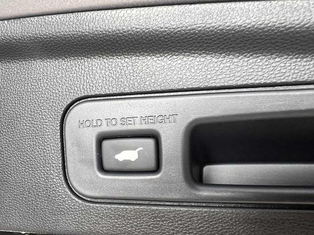 Photo of 2026 Solar Silver Metallic Acura MDX
