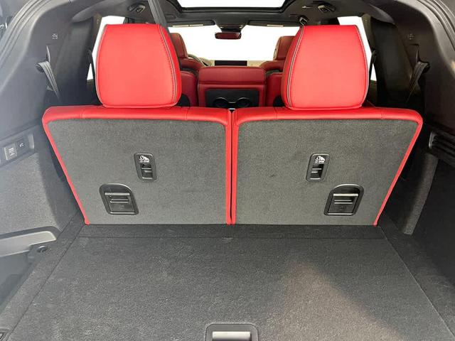 Photo of 2026 Majestic Black Pearl Acura MDX