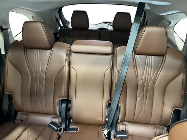Photo of 2025 Majestic Black Pearl Acura MDX