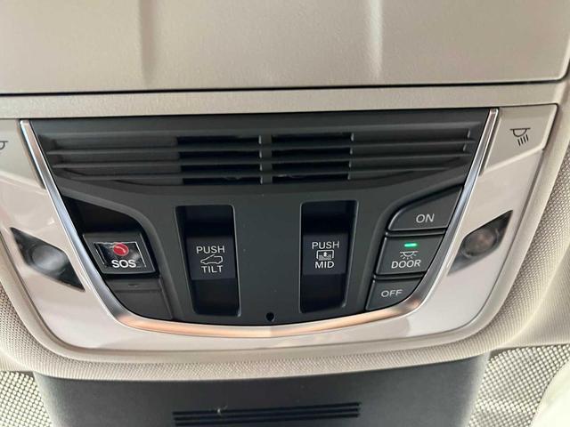 Photo of 2025 Majestic Black Pearl Acura MDX