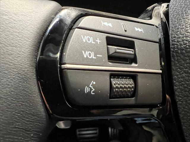 Photo of 2025 Platinum White Pearl Acura Integra