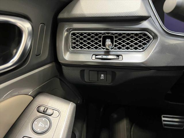 Photo of 2025 Platinum White Pearl Acura Integra