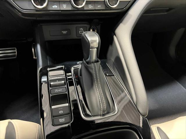 Photo of 2025 Platinum White Pearl Acura Integra