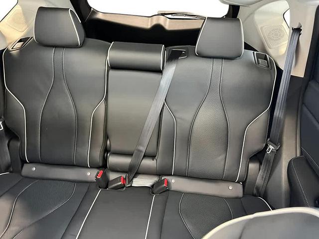 Photo of 2025 Solar Silver Metallic Acura RDX